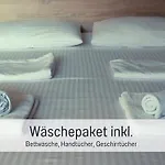 Semesterbostad Toepferhaus - Strandnah, Haustierfreundlich, Kaminofen, Garten, Platz Fuer 3 Erwachsene, 2 *