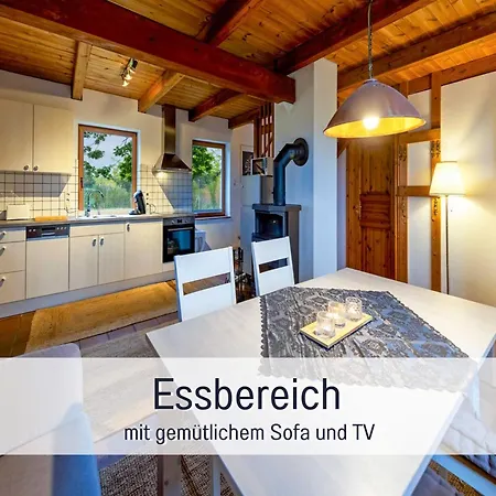 Toepferhaus - Strandnah, Haustierfreundlich, Kaminofen, Garten, Platz Fuer 3 Erwachsene, 2 * Steinberg (Schleswig-Holstein)